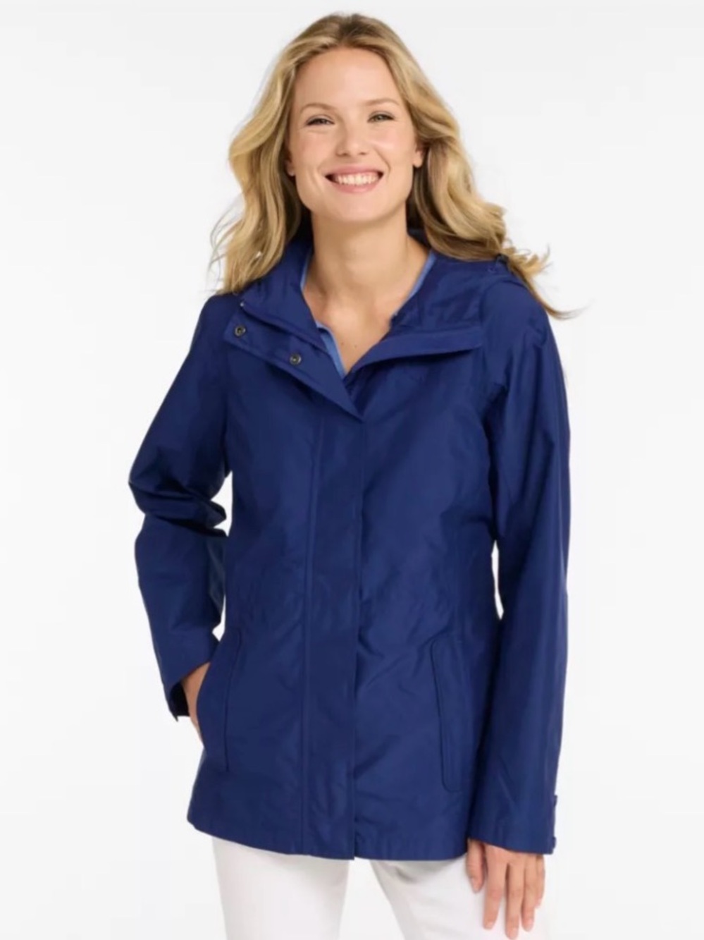 LL Bean H20 Off Women’s Lightweight Navy Blue Rain Jacket. Mesh and Nylon lined.